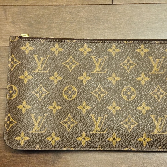 Handbags - Louis Vuitton Monogram Neverfull MM Pochette Only